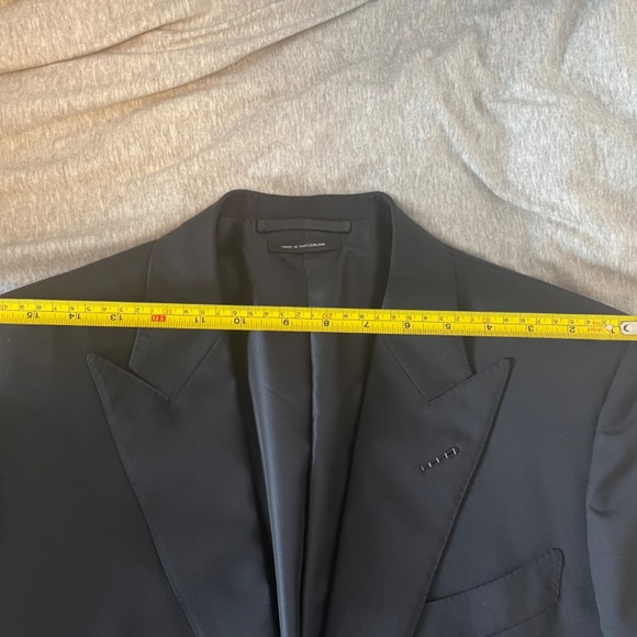 Tom Ford 2 piece dark navy suit - Picture 13 of 16